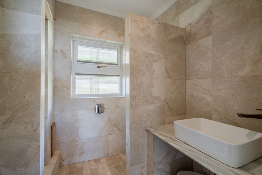 2 Bedroom Property for Sale in Camps Bay Western Cape